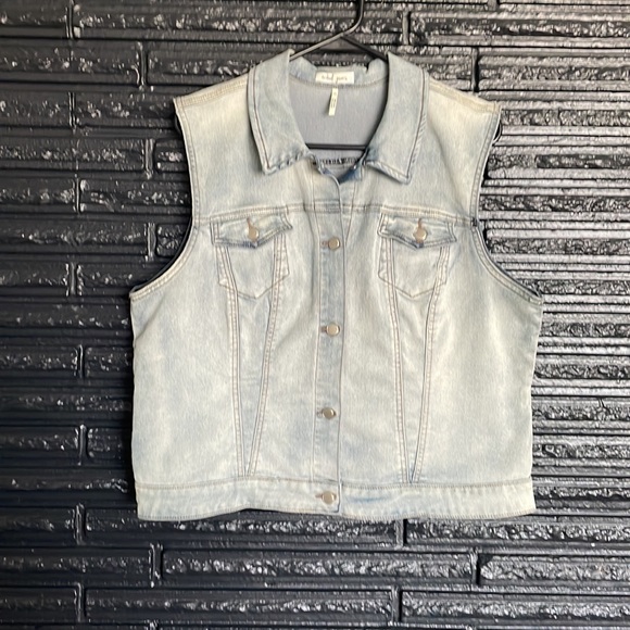Tribal Jean - Lightweight and roomy jean jacket.  NWOT - Picture 1 of 9